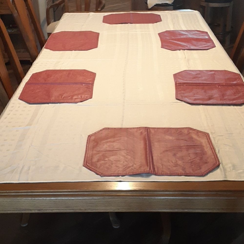 Beautiful white linen 52" X 94" tablecloth+ 6  placemats included‎ FREE